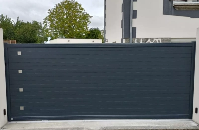 portail aluminium à Hillion – OuvertureS
