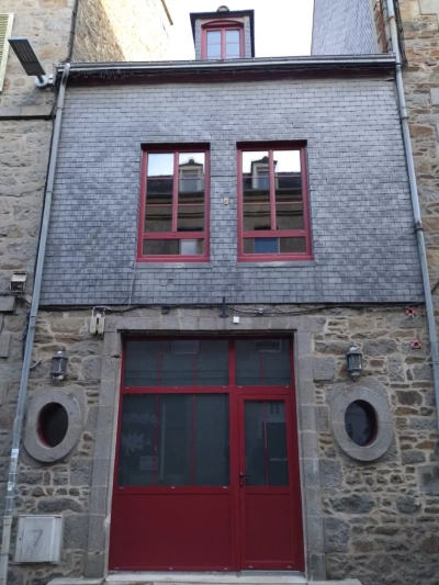 porte et fenêtres en aluminium Rouge Pourpre à Saint-Brieuc – OuvertureS